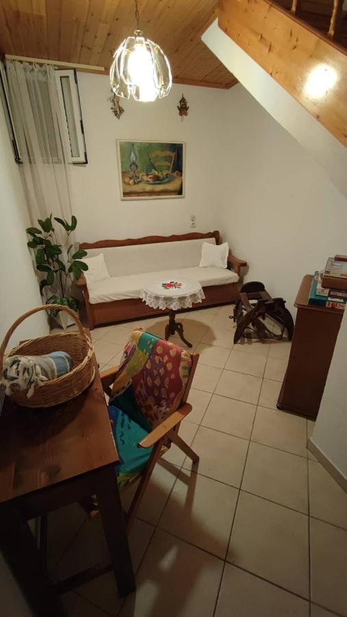 Retro Wooden House Gaios Exterior photo